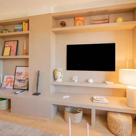Charming Appt- Ac-1br-4p - 5min-st-tropez شقة